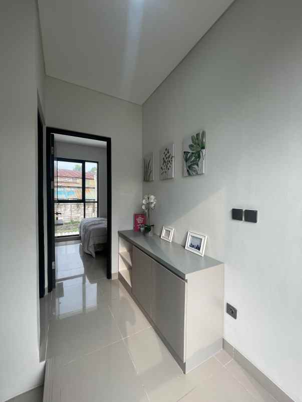 rumah modern tropis asri dekat kampus ipb