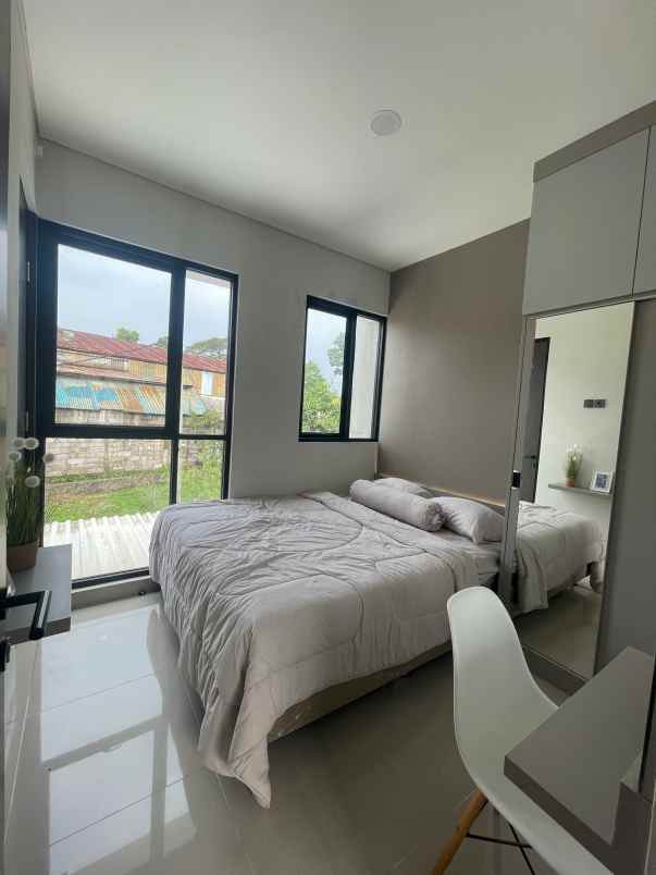 rumah modern tropis asri dekat kampus ipb