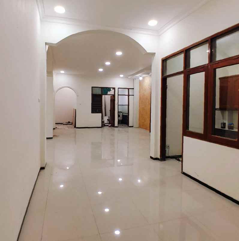 rumah ngesrep banyumanik semarang