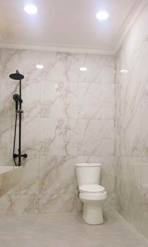 rumah ngesrep banyumanik semarang