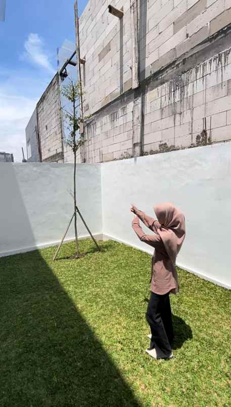 rumah nuansa villa bali lokasi 5 menit dari tol malang