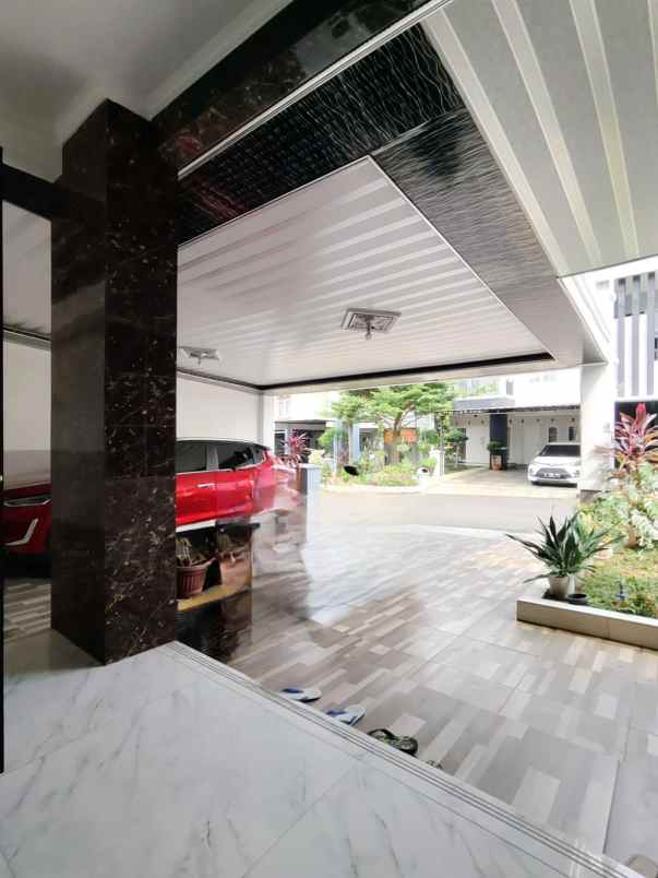rumah one gate syatem dalam komplek mewah di jagakarsa