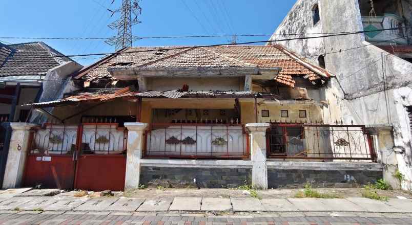 rumah ploso timur hadap barat