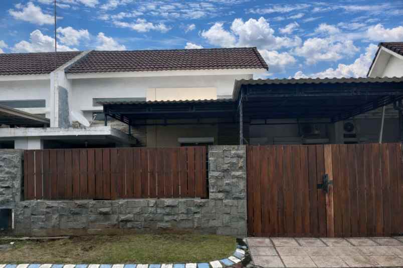 rumah puri surya jaya valencia one gate system furnish