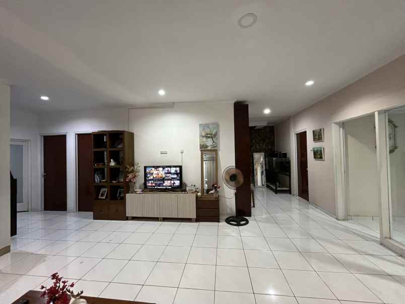 rumah rapi terawat di pulogebang permai jakarta timur