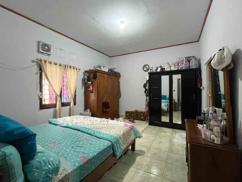 rumah second mewah luas asri di depok