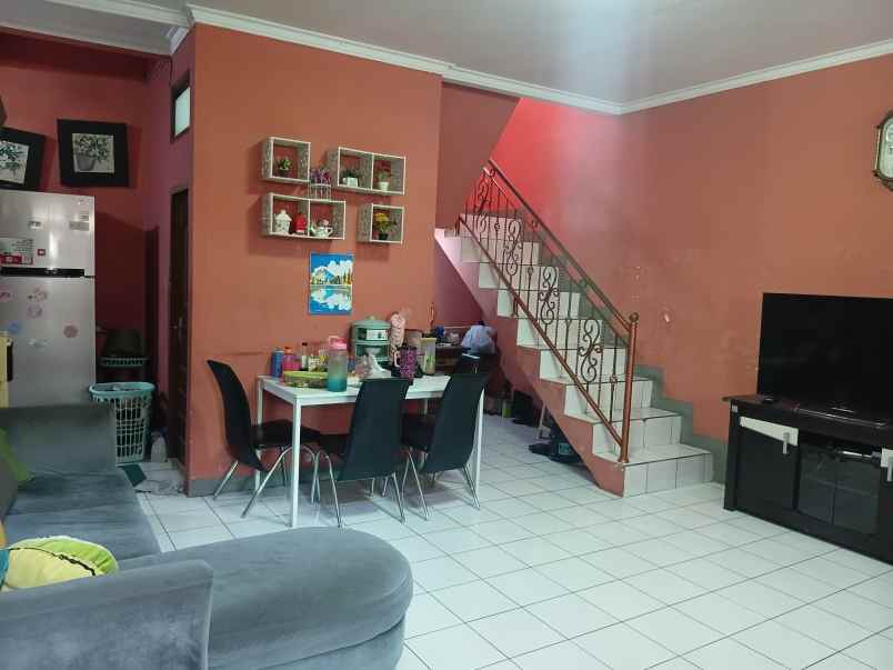 rumah siap huni 3 lantai di permata cimahi