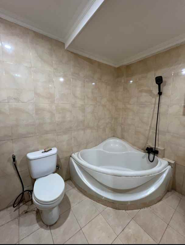 rumah siap huni di harapan baru regency bekasi barat