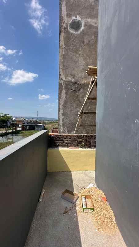 rumah siap huni lokasi dekat rst soepraoen