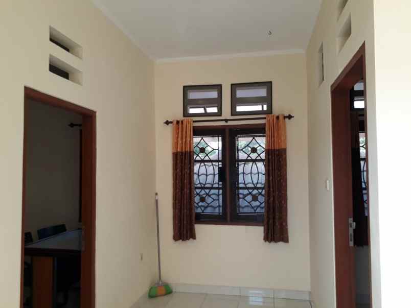 rumah surabaya dijual