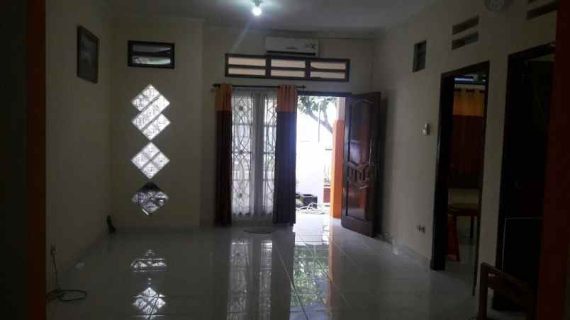 rumah surabaya dijual
