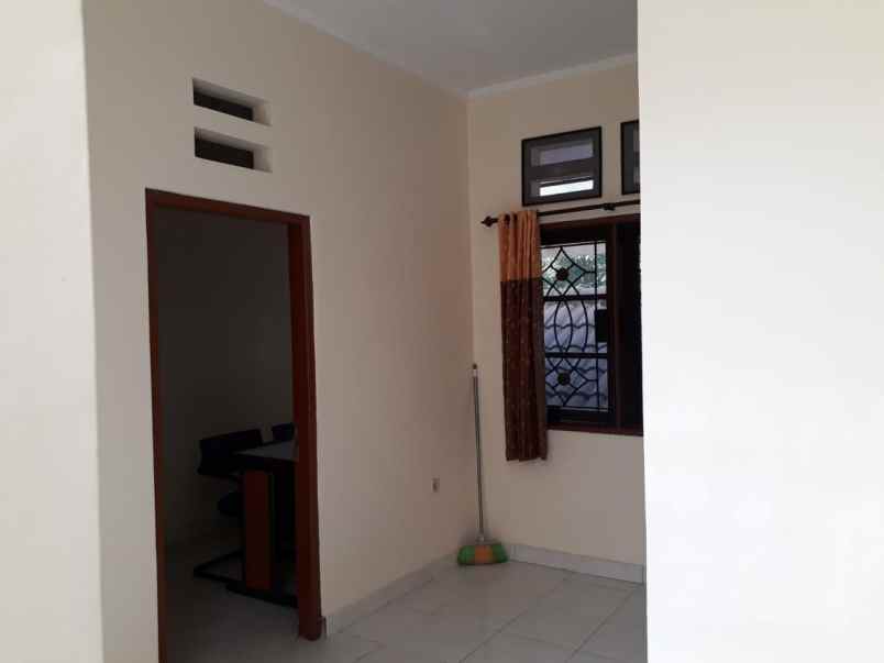 rumah surabaya dijual