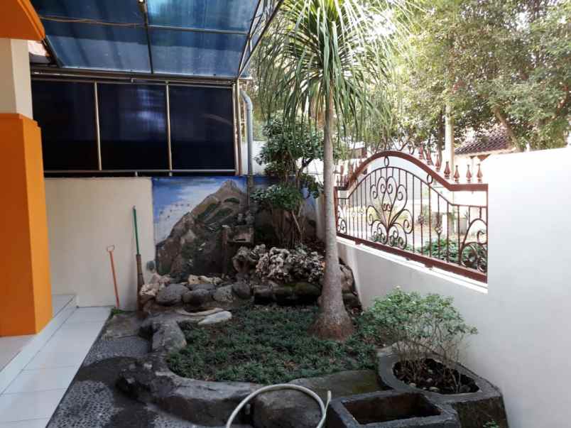 rumah surabaya dijual