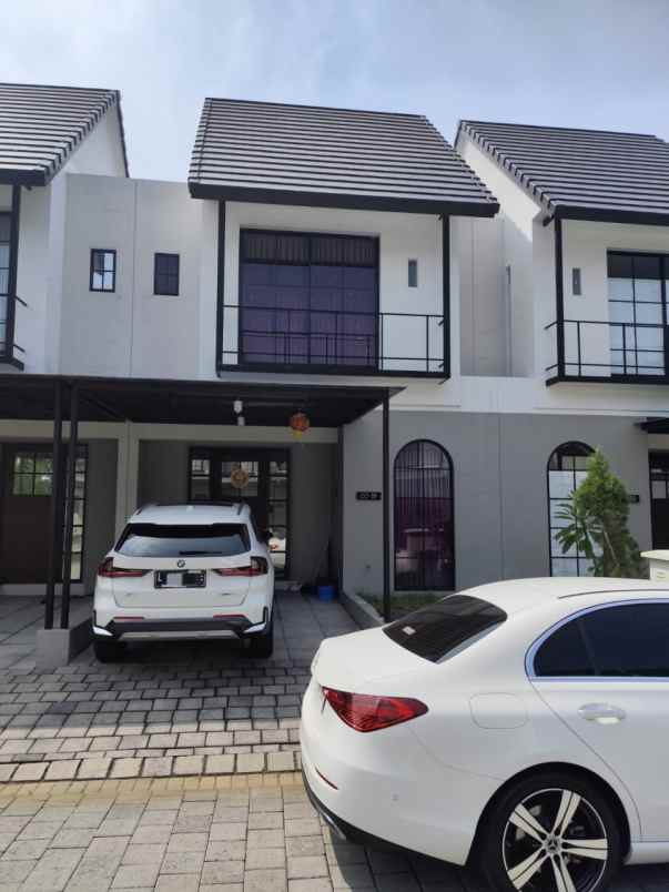 rumah surabaya dijual