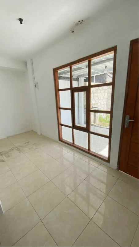 rumah tanah luas 1 4 km dekat ringroad madukismo jogja