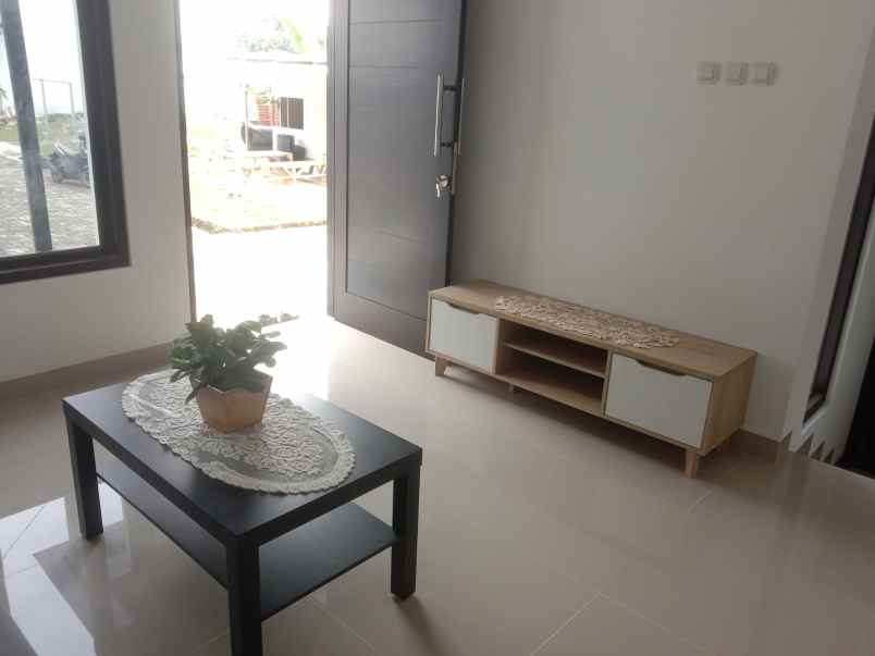 rumah townhouse 2 lantai terbaik dekat jl wibawa mukti