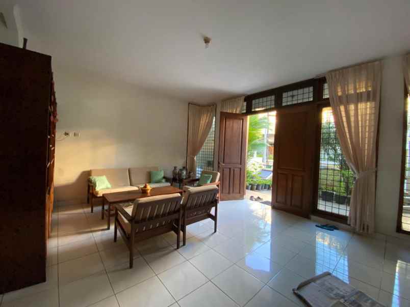 rumah villa gading indah
