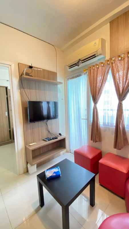 sewa apartemen 2 kamar furnish di green pramuka city