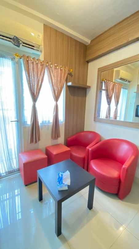 sewa apartemen 2 kamar furnish di green pramuka city