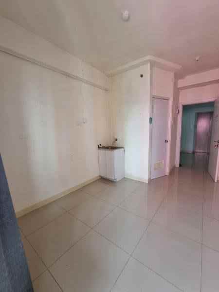 sewa apartemen studio unfurnish di green pramuka city