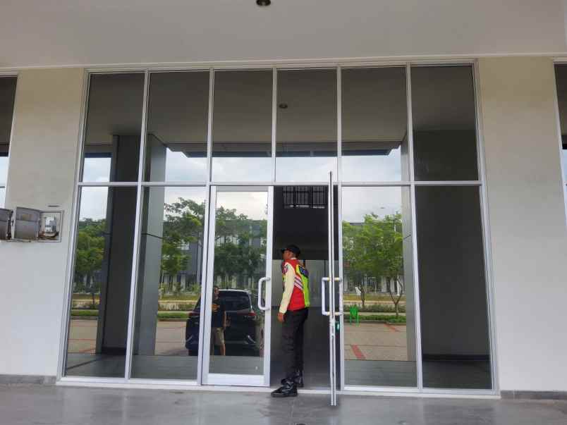 sewa rukan marina bay kawasan komersial di pik 2