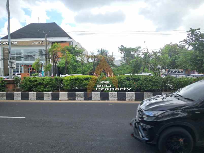 tanah pinggir jalan sunset road kuta