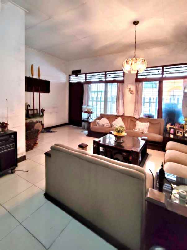 the address matters rumah pejompongan premium location