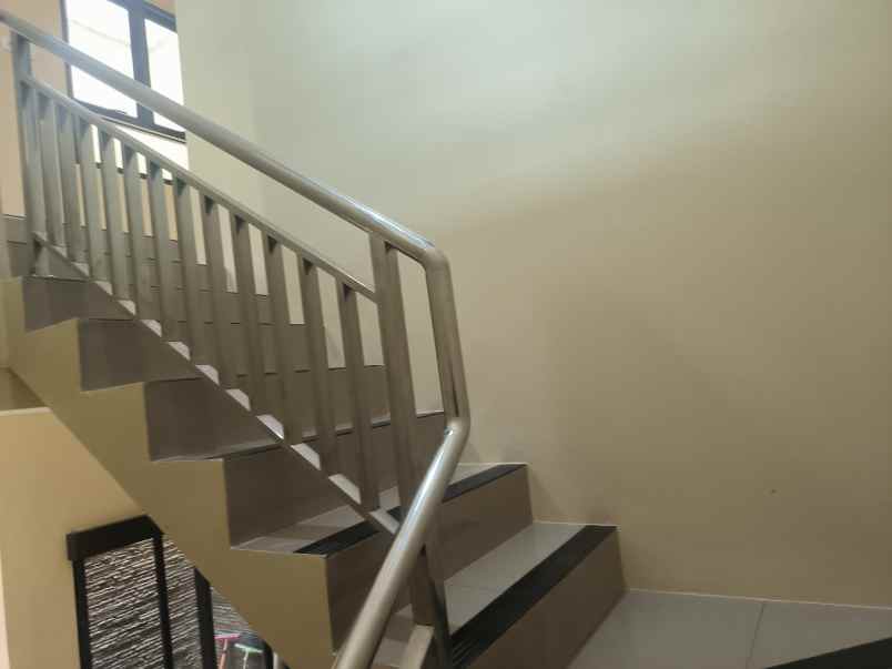 town house cipayung jakarta timur