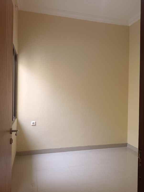 town house cipayung jakarta timur