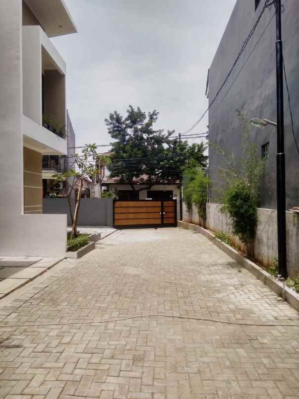 townhouse condet kramatjati lokasi strategis siap huni