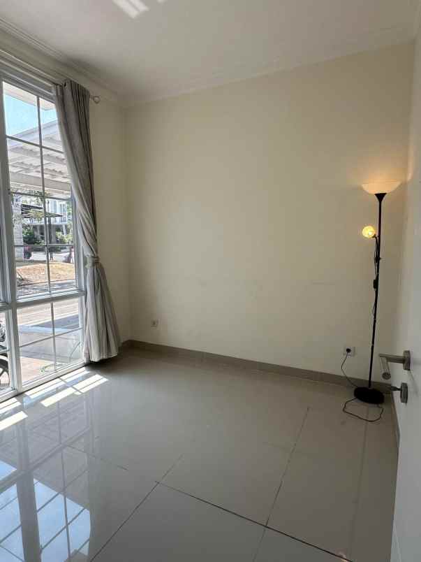 turun harga dijual rumah di komplek citra gran