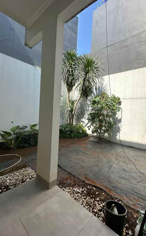 turun harga dijual rumah di komplek citra gran