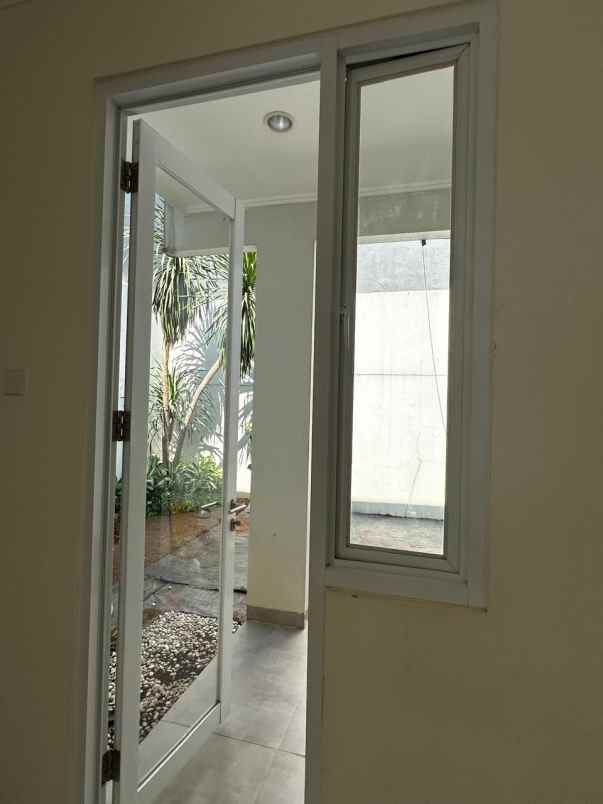 turun harga dijual rumah di komplek citra gran