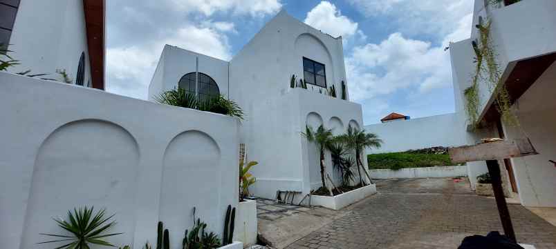 villa mewah full furnish hanya 10 menit ke canggu bali