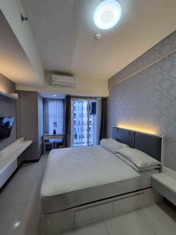 apartemen pcm tower amor view pool hadap selatan