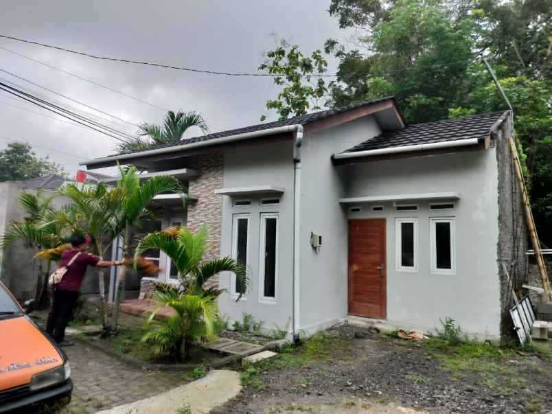 cluster one gate cantik nan murah di bangunjiwo bantul