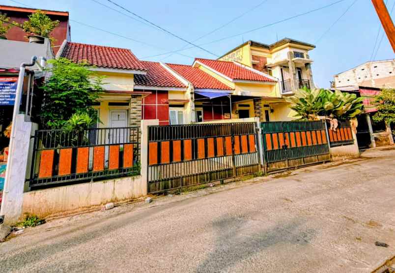dijual 2 unit rumah gandeng di sawangan depok