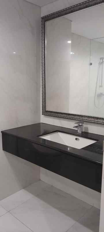 dijual apartemen mayjen sungkono