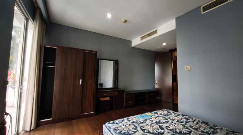 dijual apartemen semanggi