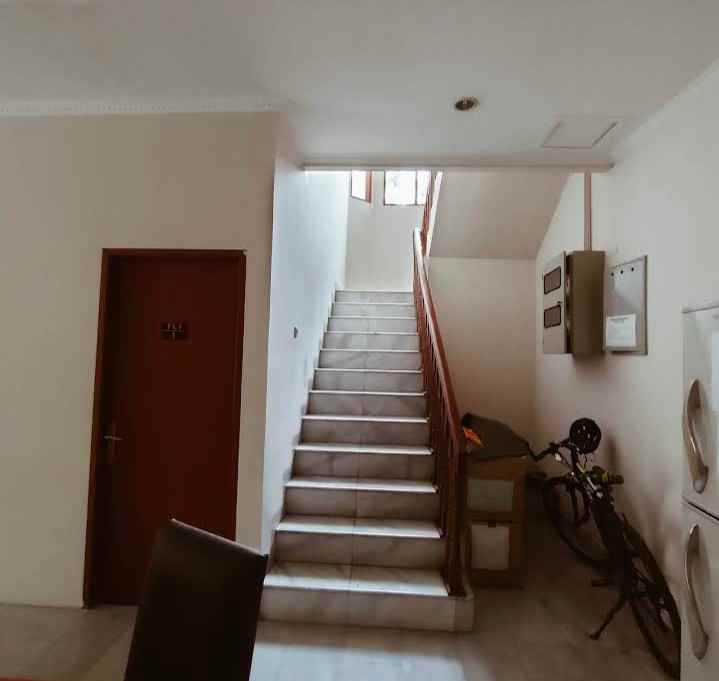 dijual beserta bangunan dibawah njop