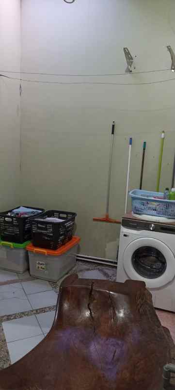 dijual butuh rumah luas dan murah di grogol limo depok