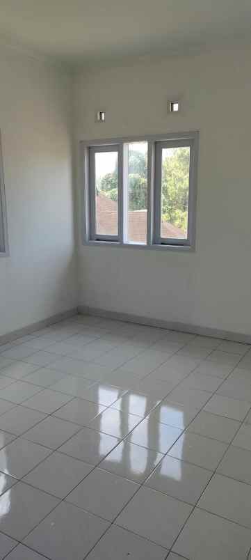 dijual harga bawah njop rumah cipaku bandung utara