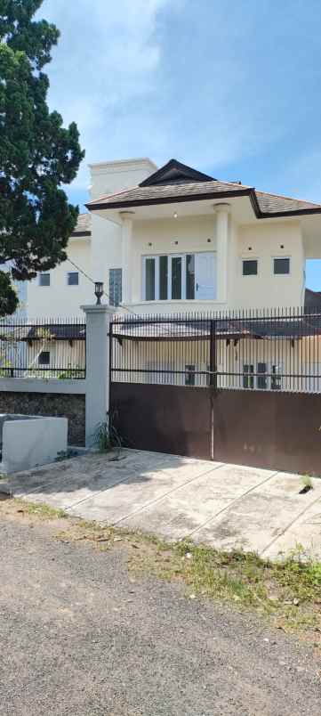 dijual harga bawah njop rumah cipaku bandung utara