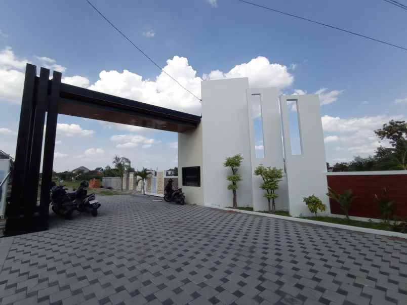 dijual hunian dreams 700 jutaan diklaten selatan
