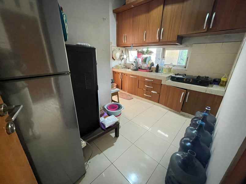dijual kost cisitu lama