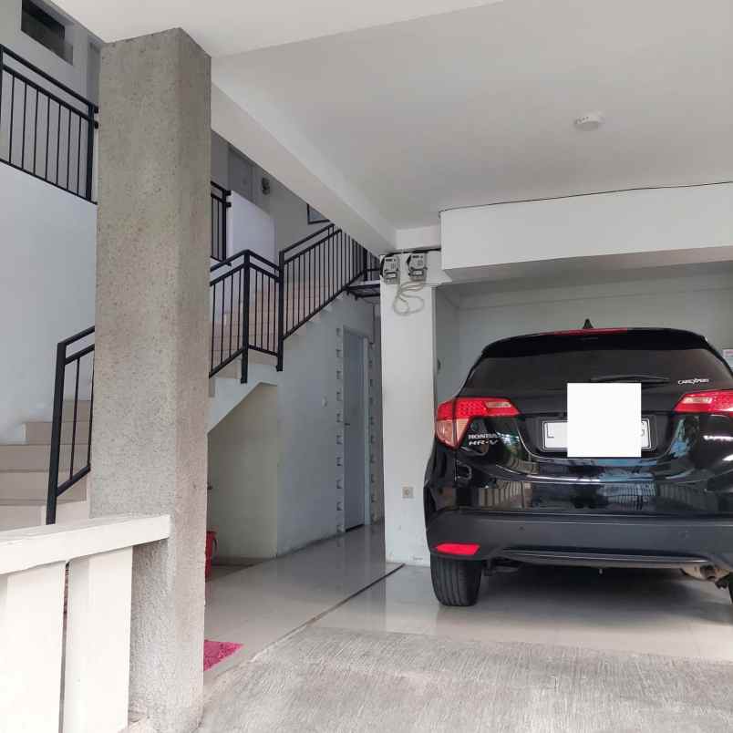 dijual kost jl bangka