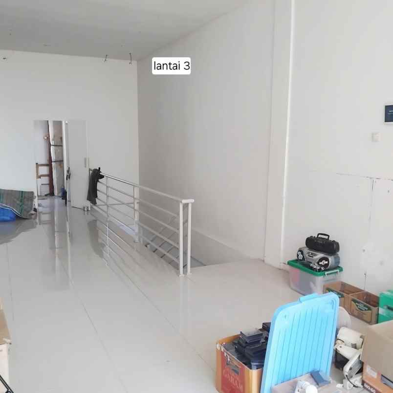 dijual ruko siap pakai di raya darmo baru barat