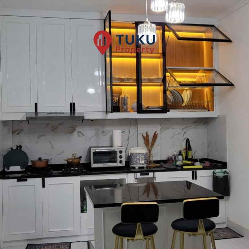 dijual rumah american classic di pamulang