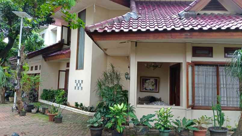 dijual rumah ampera