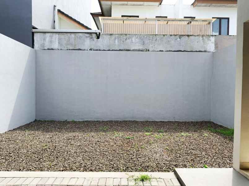 dijual rumah anantha the avani